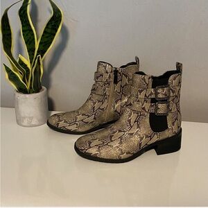 Kenneth Cole Beige Snakeskin Ankle Boots